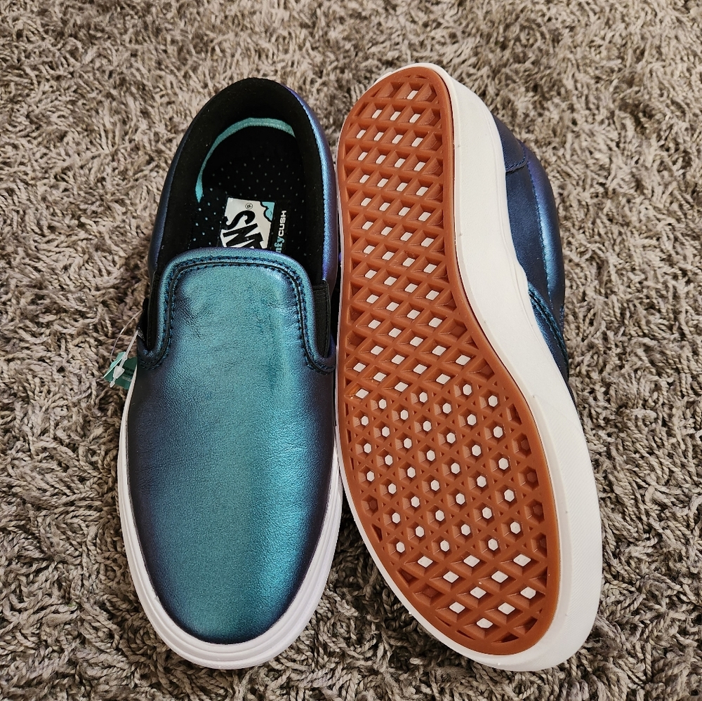 Womnes slip in vans size 5